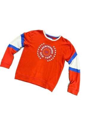 Shaboozey Look Abercrombie & Fitch Red 92 New York Varsity Pullover Sweatshirt M